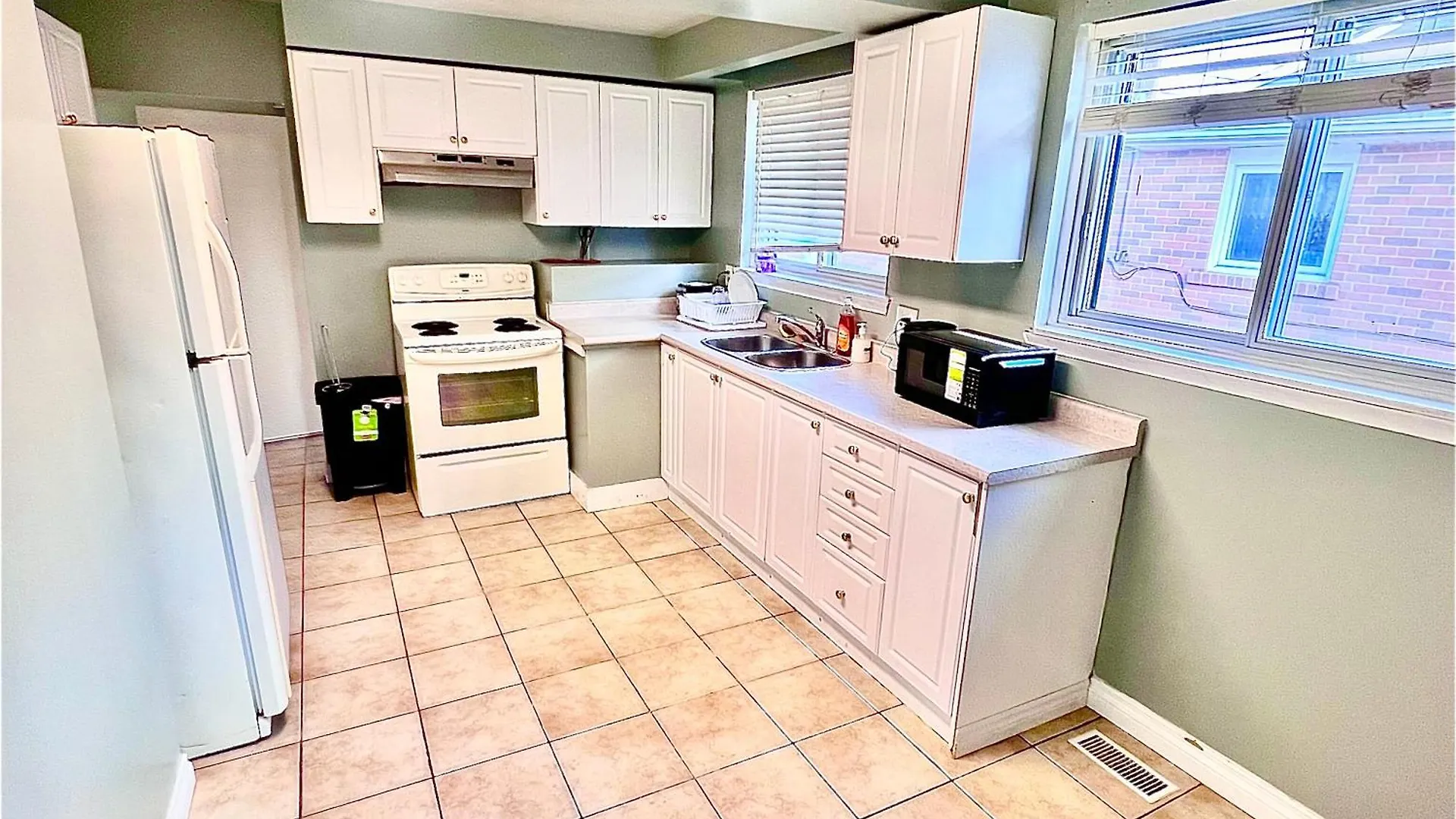 Holiday home D10 Room Near Airport Brampton Canada